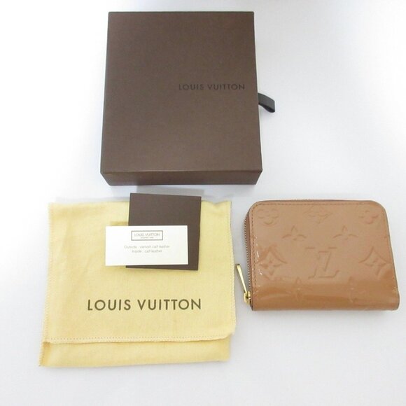 LOUIS VUITTON Pink Wallet - Picture 1 of 11